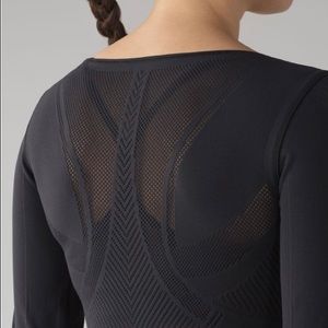 Lululemon Reveal Long Sleeve Top Size 6 Black